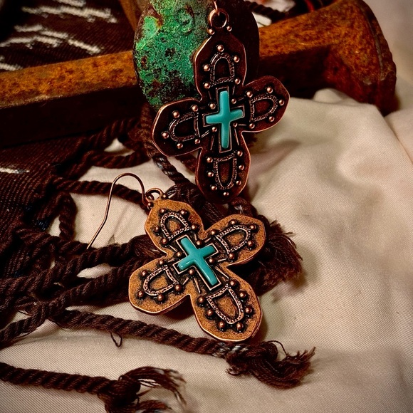 ⚙️3For$30⚙️ NEW Turquoise Copper-tone Cross Western Earrings - Picture 5 of 6